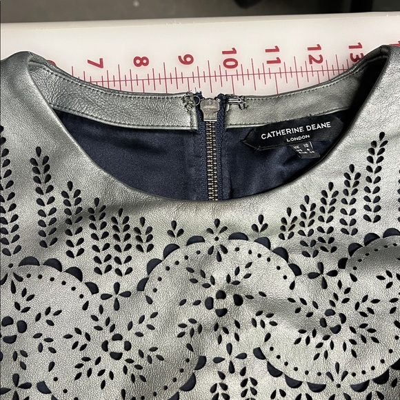 CATHERINE DEANE Modern Leather & Silk Eyelet/Cut Out Gunmetal Party Dress SZ 6 - Picture 8 of 16